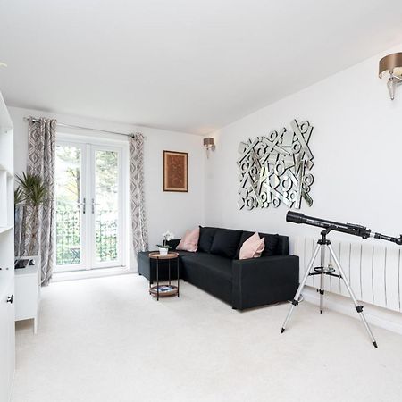 Apartment In Elephant & Castle With Parking London Exterior foto